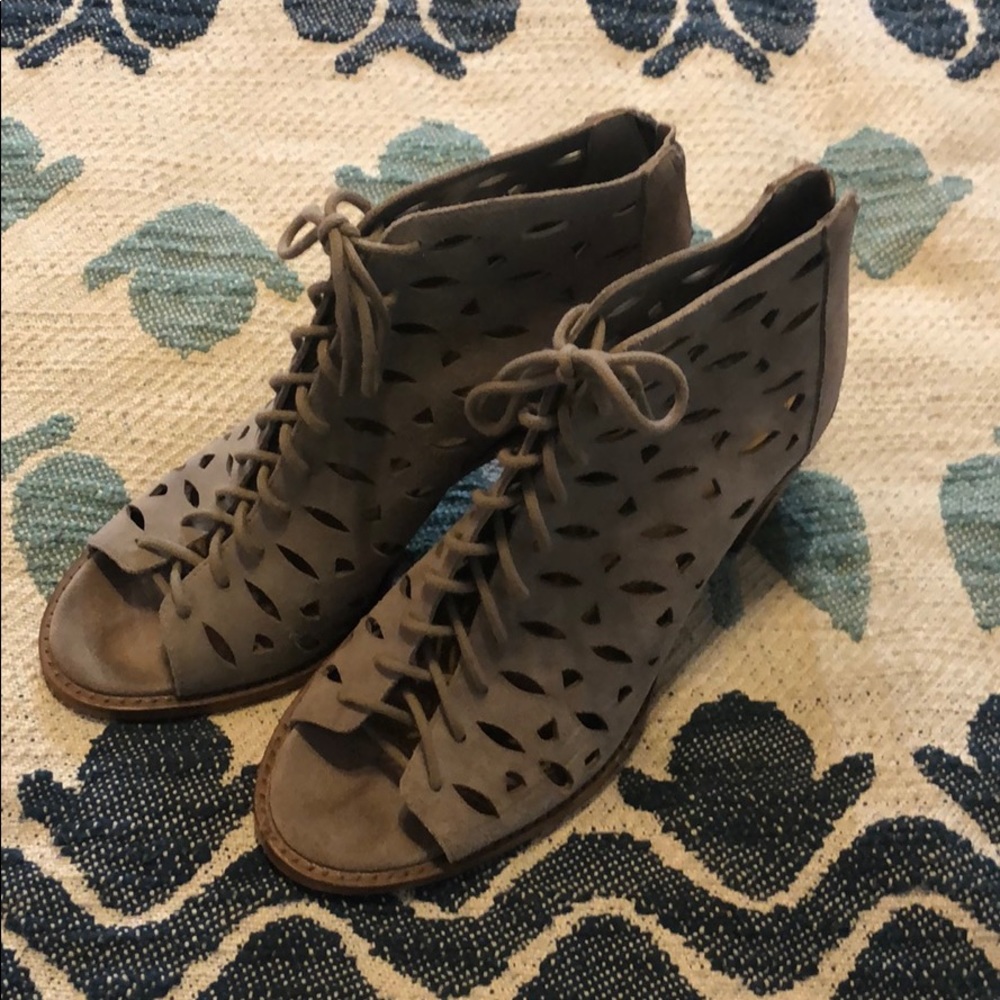 Gianni Bini suede booties in grey